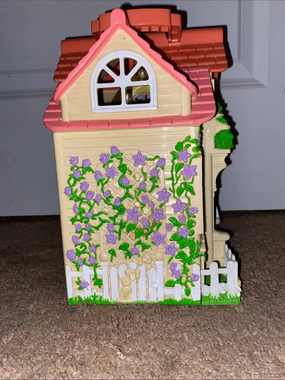 Vintage Fisher Price Loving Family Fold Out Doll House Portable Playset